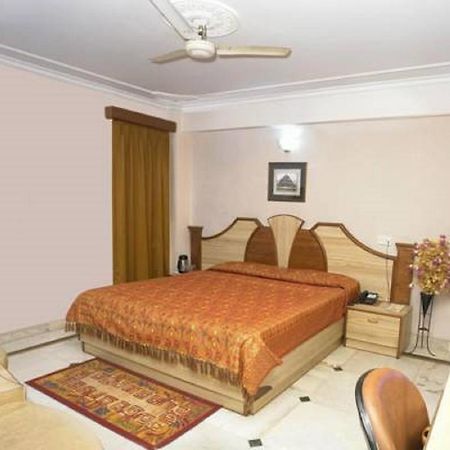 Hotel Welcome Palace Agartala Exterior foto